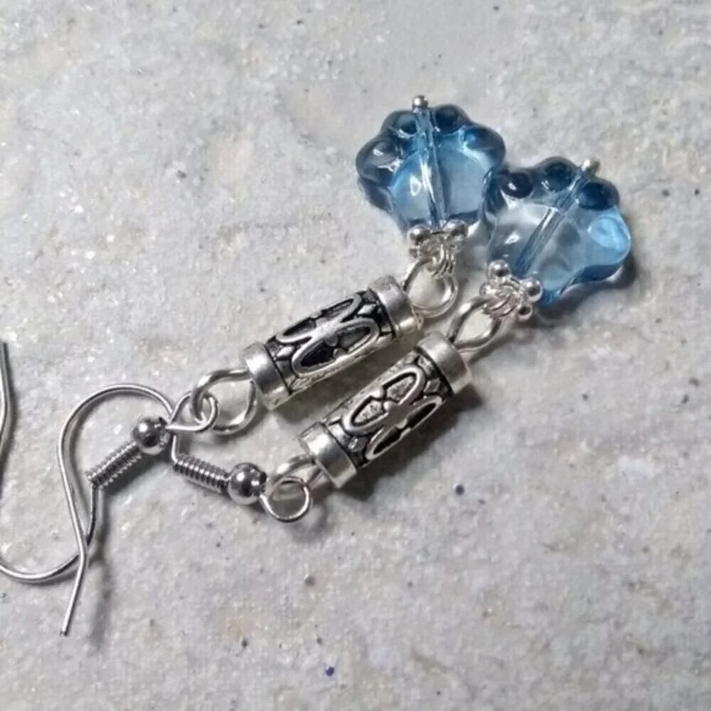 Pawprints! Pet Lovers Earrings!  Dog & Cat Lovers! - Picture 5 of 6